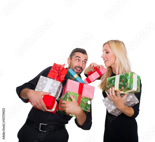 Photo: pärchen mit geschenken pärchen mit geschenken