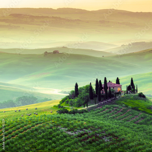 Photo: Podere in Toscana, paesaggio italiano Podere in Toscana, paesaggio italiano