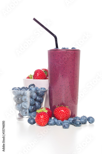 Photo: Fresh organic berry smoothie Fresh organic berry smoothie