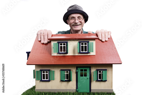 Photo: Alter Mann mit Haus, stolz Hauseigentümer Alter Mann mit Haus, stolz Hauseigentümer