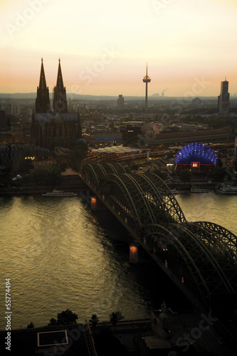 Photo: Deutschland, Köln, Brücke und Dom Deutschland, Köln, Brücke und Dom