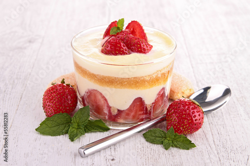 Photo: strawberry tirumisu strawberry tirumisu