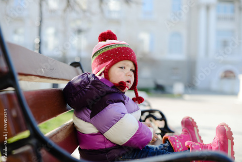 Photo: baby on the bench baby on the bench