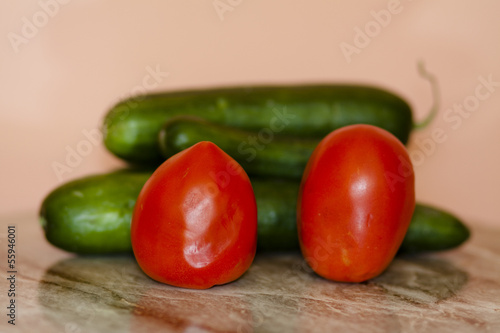 Photo: Rote Tomaten mit Gurken Rote Tomaten mit Gurken