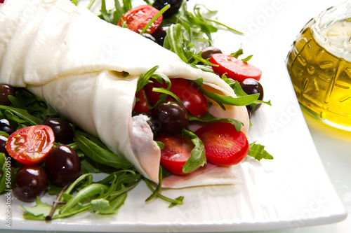 Photo: rotolo di mozzarella rotolo di mozzarella