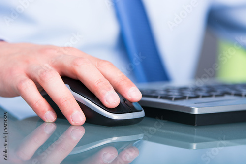 Photo: businessmann am pc businessmann am pc
