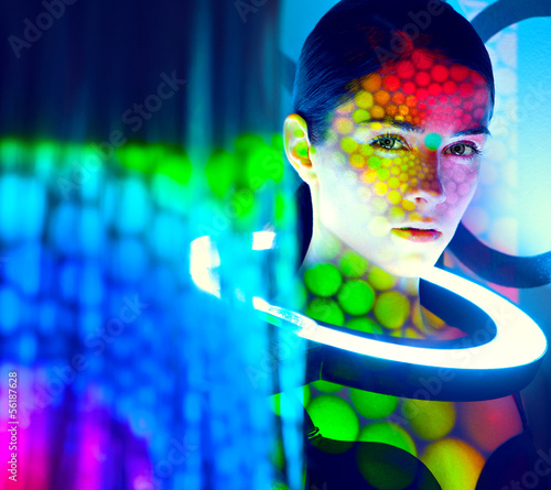 Photo: woman color face art woman color face art
