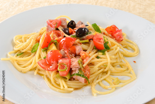 Photo: Spaghetti mit Thunfisch - italienische Pasta Spaghetti mit Thunfisch - italienische Pasta