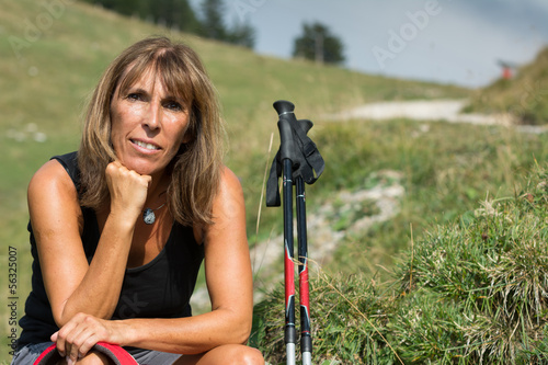 Photo: Frau beim Wandern Frau beim Wandern