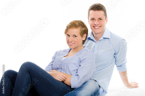 Photo: isoliertes portrait eines glücklichen pärchens isoliertes portrait eines glücklichen pärchens