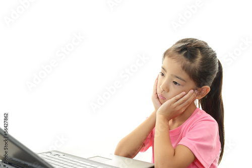 Photo: 憂鬱な表情の女の子 憂鬱な表情の女の子