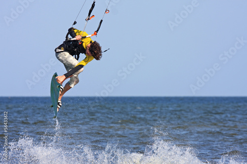 Photo: kitesurfer kitesurfer