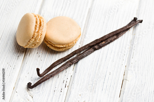 Photo: vanilla macaroons with vanilla pod vanilla macaroons with vanilla pod