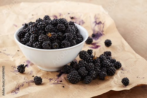 Photo: Bowl of fresh blackberries Bowl of fresh blackberries