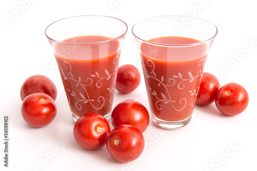 Photo: Tomatensaft und Tomaten Tomatensaft und Tomaten
