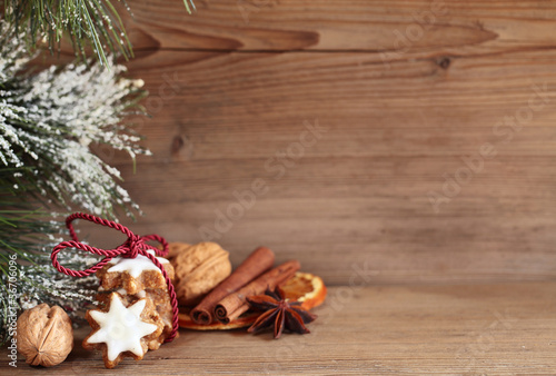 Photo: Zimtsterne mit Weihnachtsgewürzen Querformat Zimtsterne mit Weihnachtsgewürzen Querformat