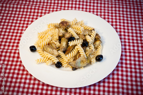 Photo: pasta e carciofi pasta e carciofi