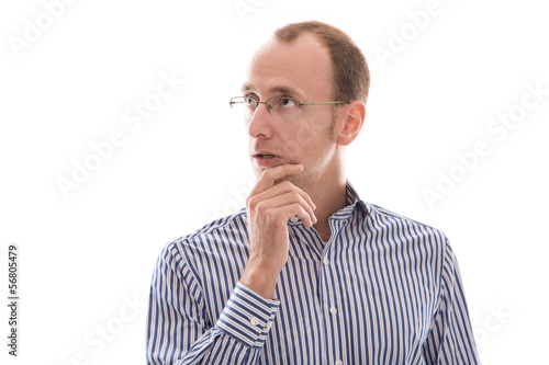 Photo: Mann isoliert mit Brille nachdenklich, skeptisch, unsicher Mann isoliert mit Brille nachdenklich, skeptisch, unsicher