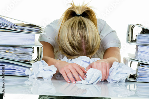 Photo: Verzweiflung durch Bürokratie Verzweiflung durch Bürokratie