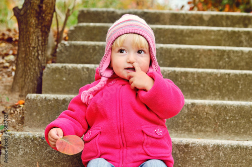 Photo: girl picking nose girl picking nose