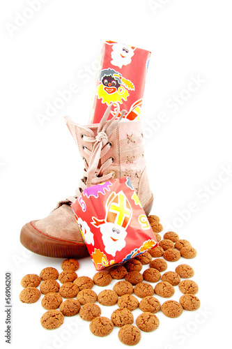 Photo: Ginger nuts and presents in shoe Ginger nuts and presents in shoe