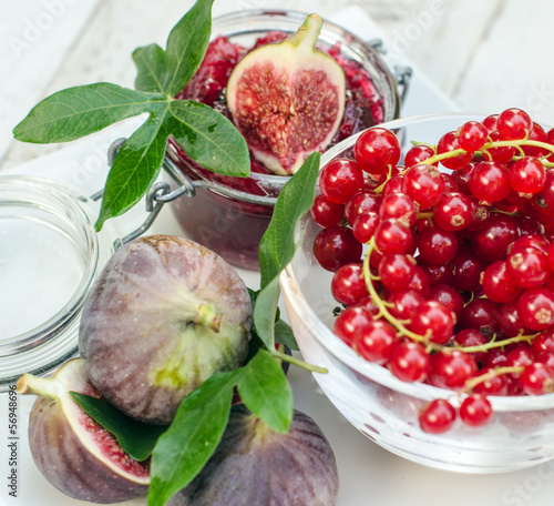 Photo: Frisch gekochte Johannisbeer-Feigen-Marmelade Frisch gekochte Johannisbeer-Feigen-Marmelade