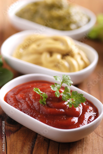 Photo: ketchup ed altre salse ketchup ed altre salse
