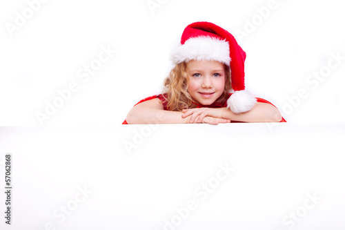 Photo: kind mit weihnachtsmütze copy space kind mit weihnachtsmütze copy space