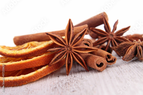 Photo: star anise sith orange and cinnamon star anise sith orange and cinnamon