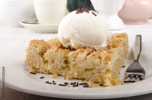 Photo: crumb cake with vanilla ice cream crumb cake with vanilla ice cream