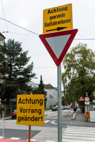 Photo: Verkehrsschilder und Vorschriftzeichen Verkehrsschilder und Vorschriftzeichen