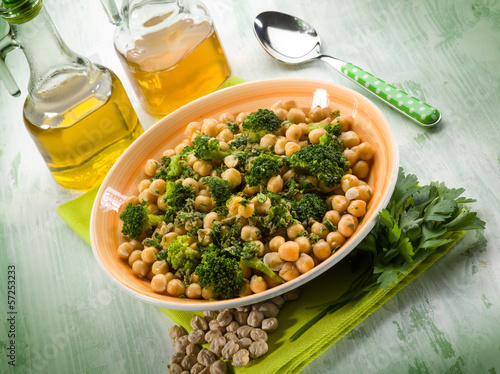 Photo: salad with broccoli anche chickpeas salad with broccoli anche chickpeas