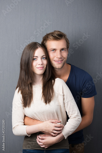 Photo: verliebtes junges paar verliebtes junges paar