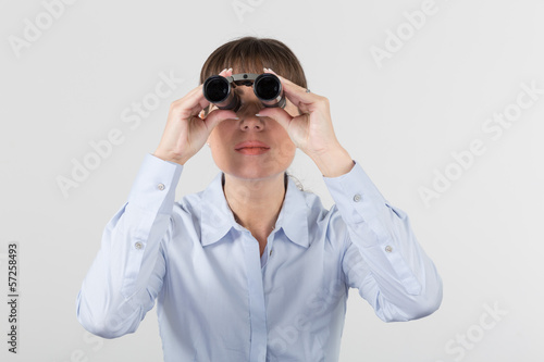 Photo: Frau mit Fernglas Frau mit Fernglas