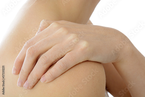 Photo: Frau mit Schulter-Schmerzen Frau mit Schulter-Schmerzen