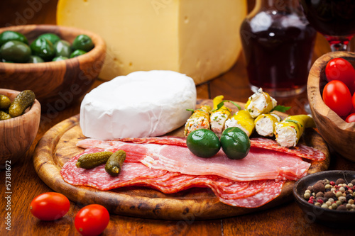 Photo: Antipasto catering platter with cheese loaf Antipasto catering platter with cheese loaf