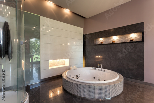 Photo: Round bath in a luxury mansion Round bath in a luxury mansion