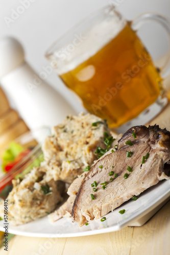 Photo: Schweinebraten und Semmelknödel Schweinebraten und Semmelknödel