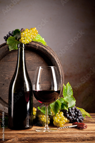 Fototapeta Wine with keg