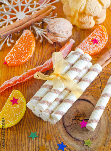 Photo: wafer and christmas decoration wafer and christmas decoration