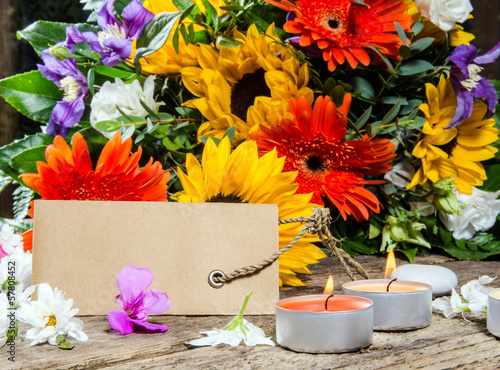 Photo: Alles Gute: Sommerblumen mit Gutschein Alles Gute: Sommerblumen mit Gutschein