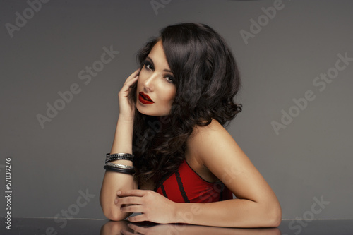 Photo: Portrait of a beautiful woman Portrait of a beautiful woman