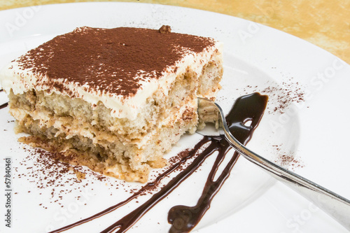 Photo: Tiramisu auf Teller Tiramisu auf Teller