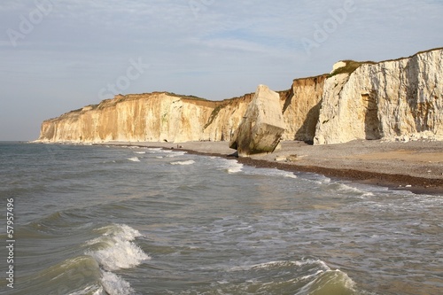 Photo: falaises en normandie,blockhaus sur la plage falaises en normandie,blockhaus sur la plage