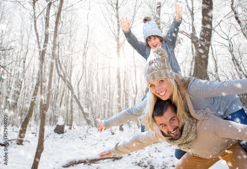 Photo: winter familie winter familie