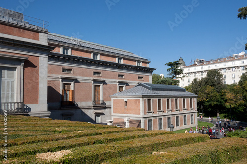 Photo: Exterior garden El Prado Museum, clipped hedges - Spain Exterior garden El Prado Museum, clipped hedges - Spain