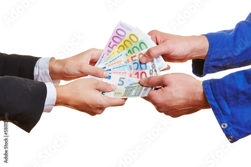 Photo: Arbeiter und Geschäftsfrau halten Geldscheine Arbeiter und Geschäftsfrau halten Geldscheine