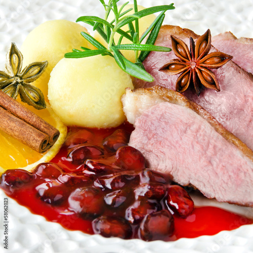 Photo: Entenbrust - Barbarie - mit Cranberry sauce Entenbrust - Barbarie - mit Cranberry sauce