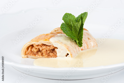 Photo: apple strudel with vanilla cream apple strudel with vanilla cream