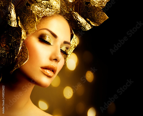 Photo: Fashion Glamour Makeup. Holiday Gold Make-up Fashion Glamour Makeup. Holiday Gold Make-up